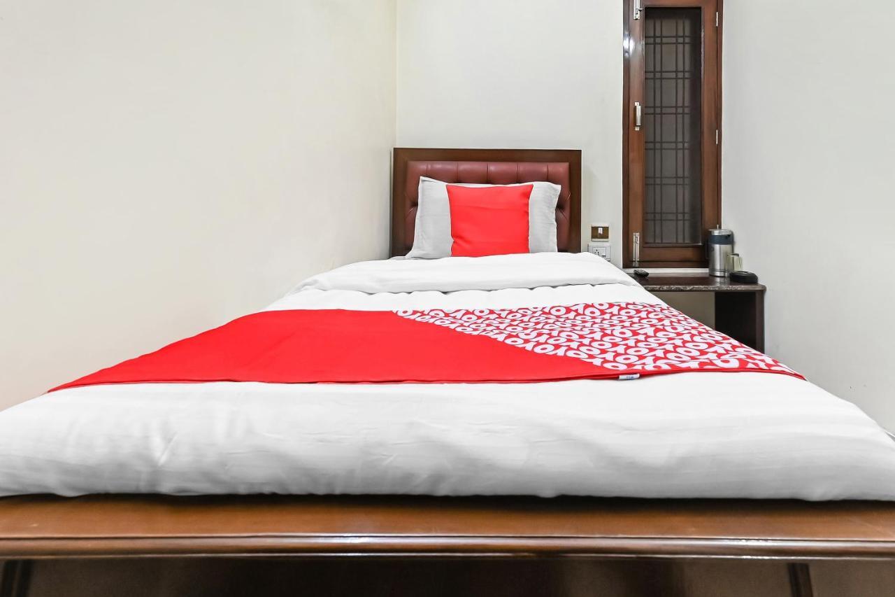 מוראדאבאד Oyo 49672 Hotel Galaxy מראה חיצוני תמונה