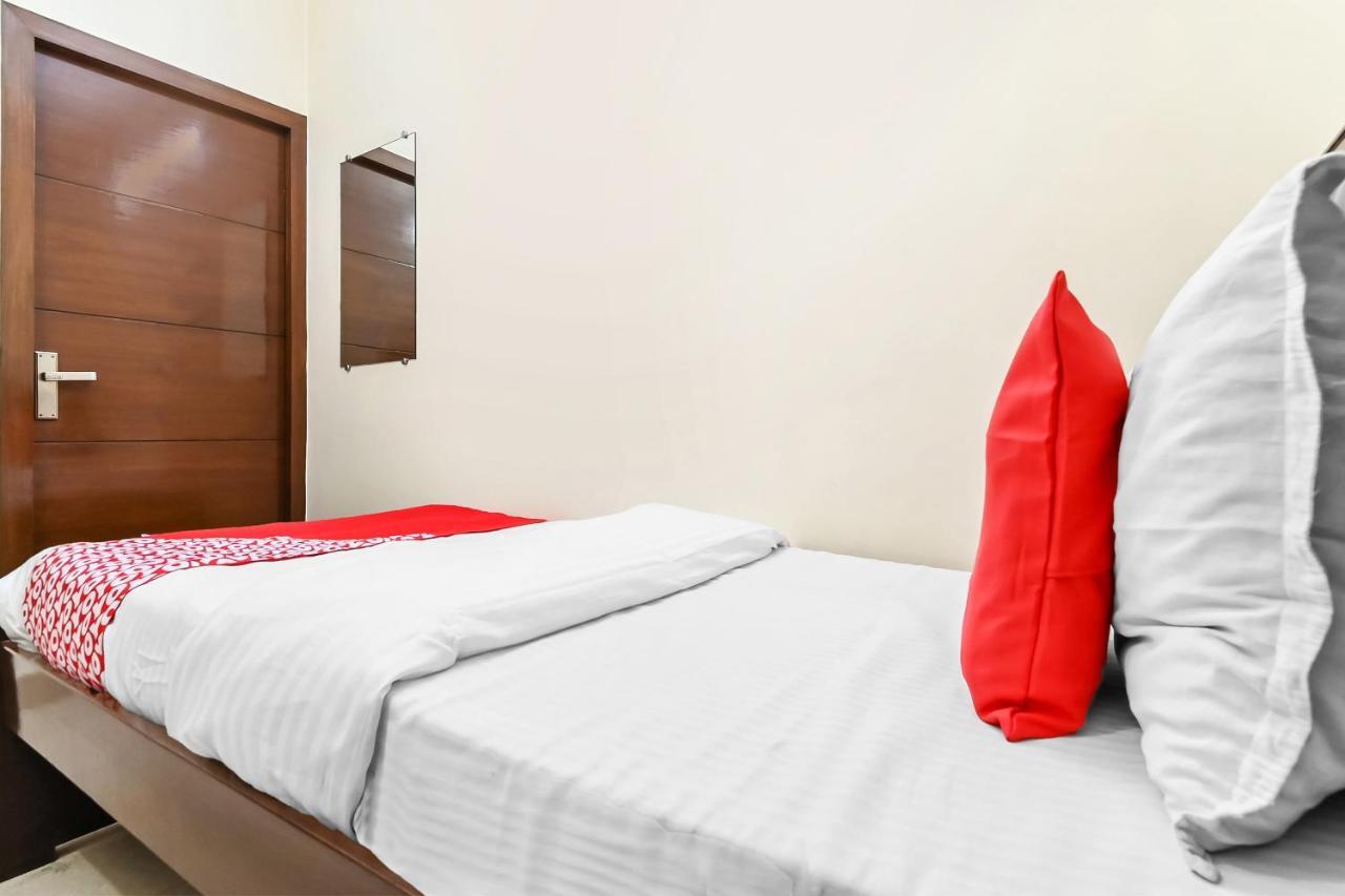 מוראדאבאד Oyo 49672 Hotel Galaxy מראה חיצוני תמונה
