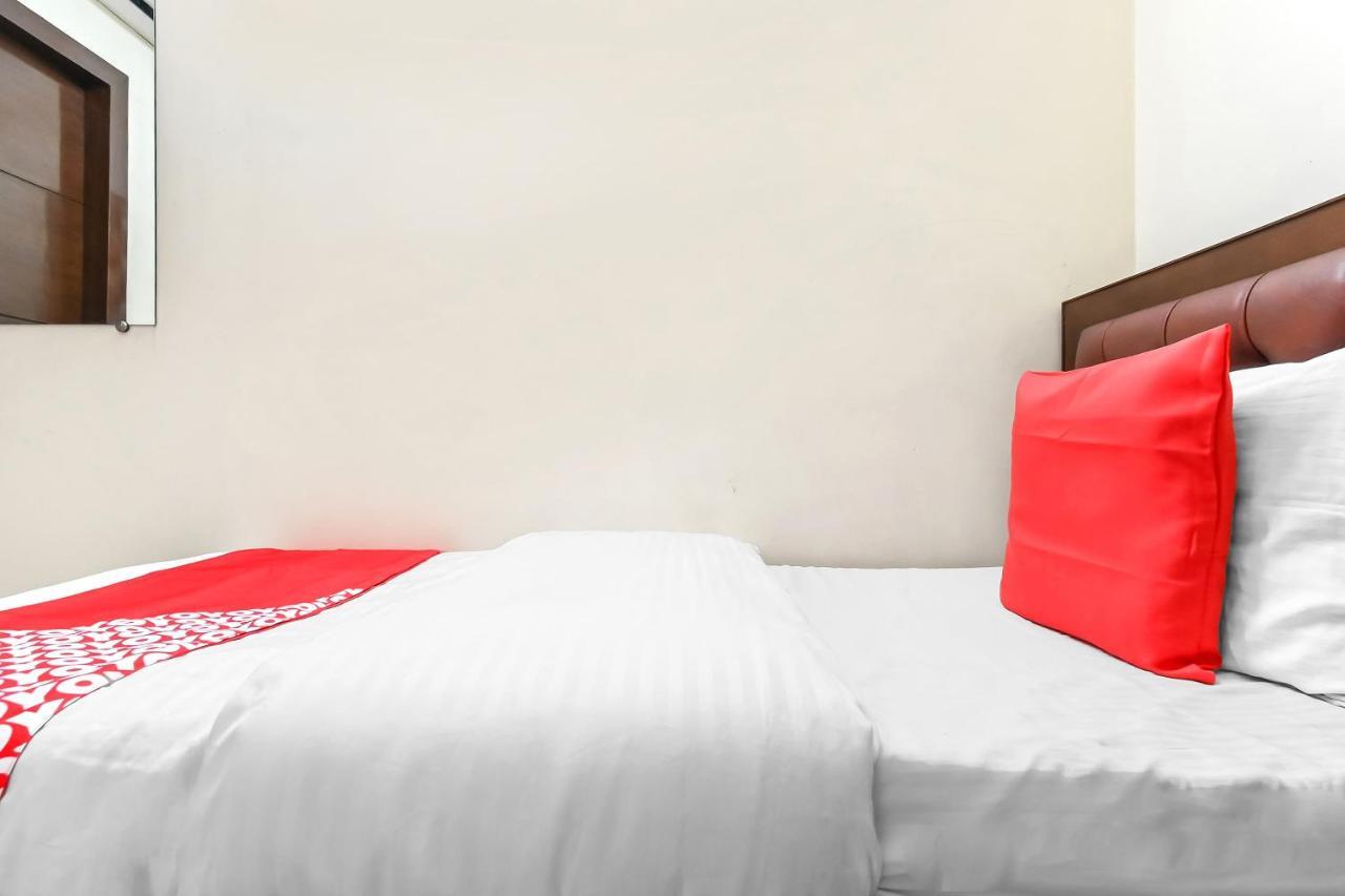 מוראדאבאד Oyo 49672 Hotel Galaxy מראה חיצוני תמונה