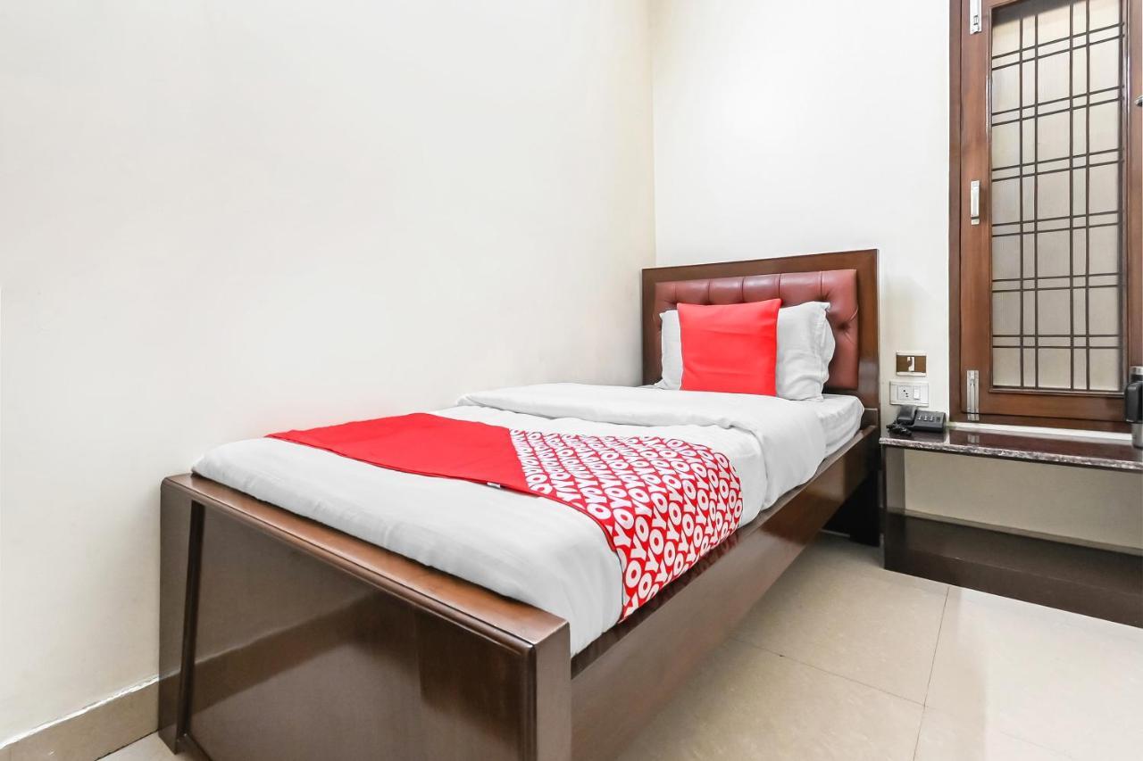 מוראדאבאד Oyo 49672 Hotel Galaxy מראה חיצוני תמונה