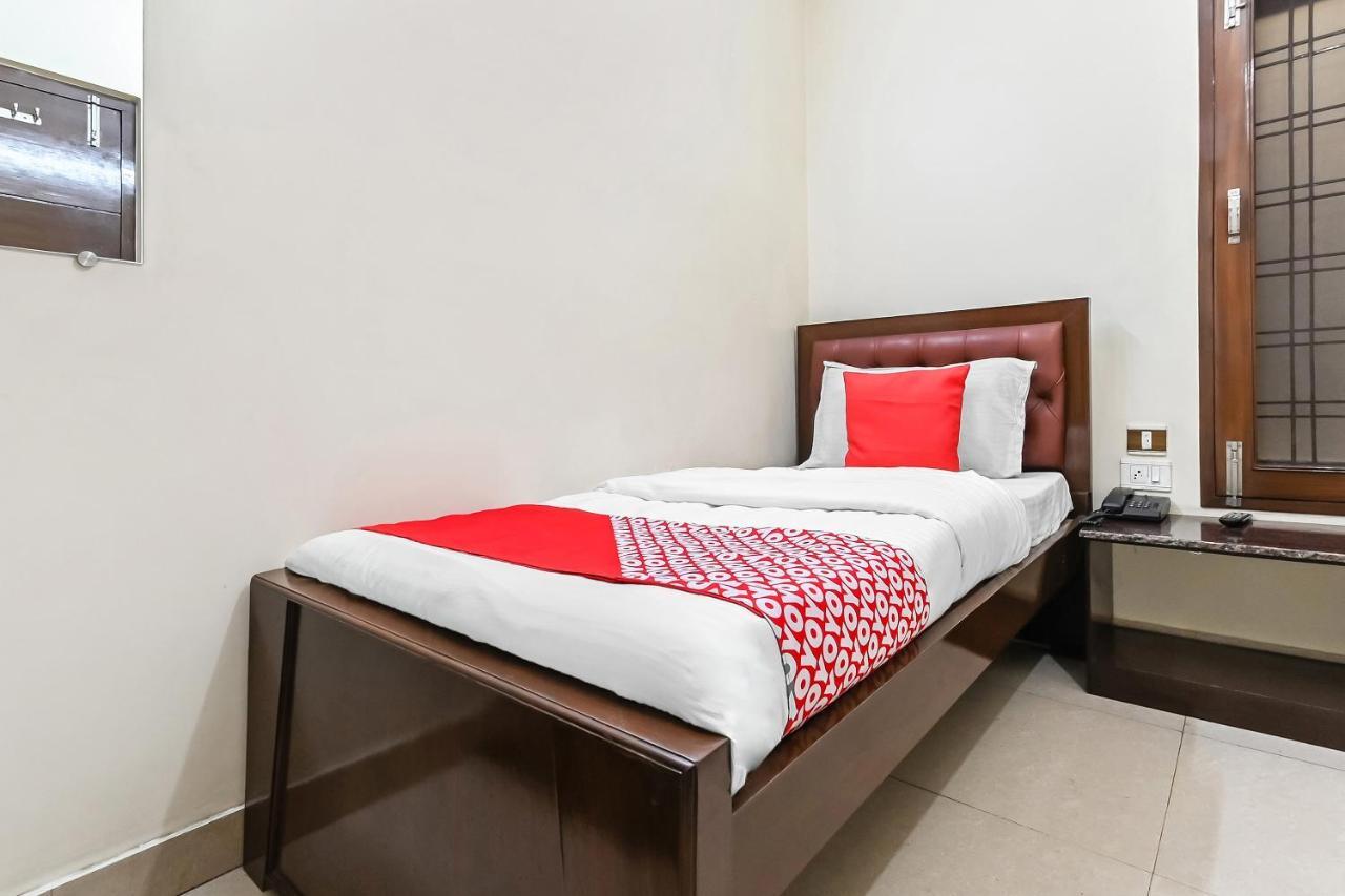 מוראדאבאד Oyo 49672 Hotel Galaxy מראה חיצוני תמונה