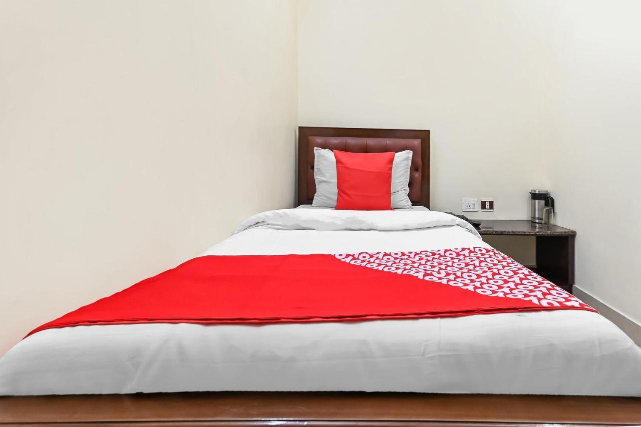 מוראדאבאד Oyo 49672 Hotel Galaxy מראה חיצוני תמונה