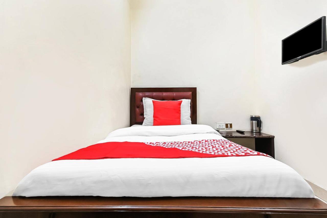 מוראדאבאד Oyo 49672 Hotel Galaxy מראה חיצוני תמונה